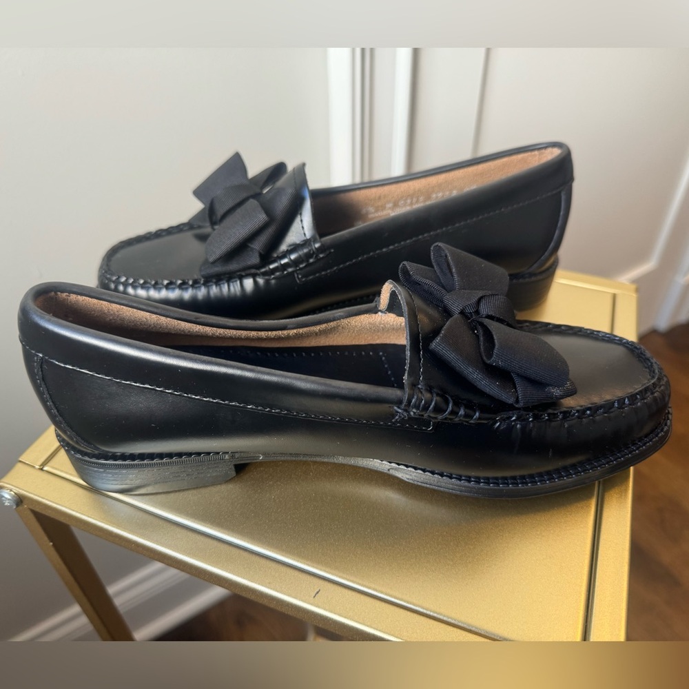 Bass Weejuns Jillian Black bow loafers Size 6.5